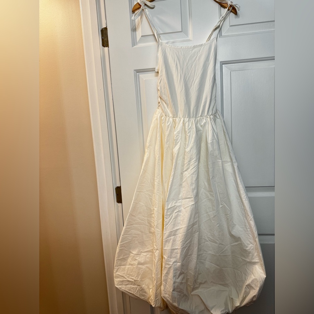 NEW! Banana Republic Mixed Media Bubble-Hem Maxi Dress - #771991 🎻 - Picture 4 of 8